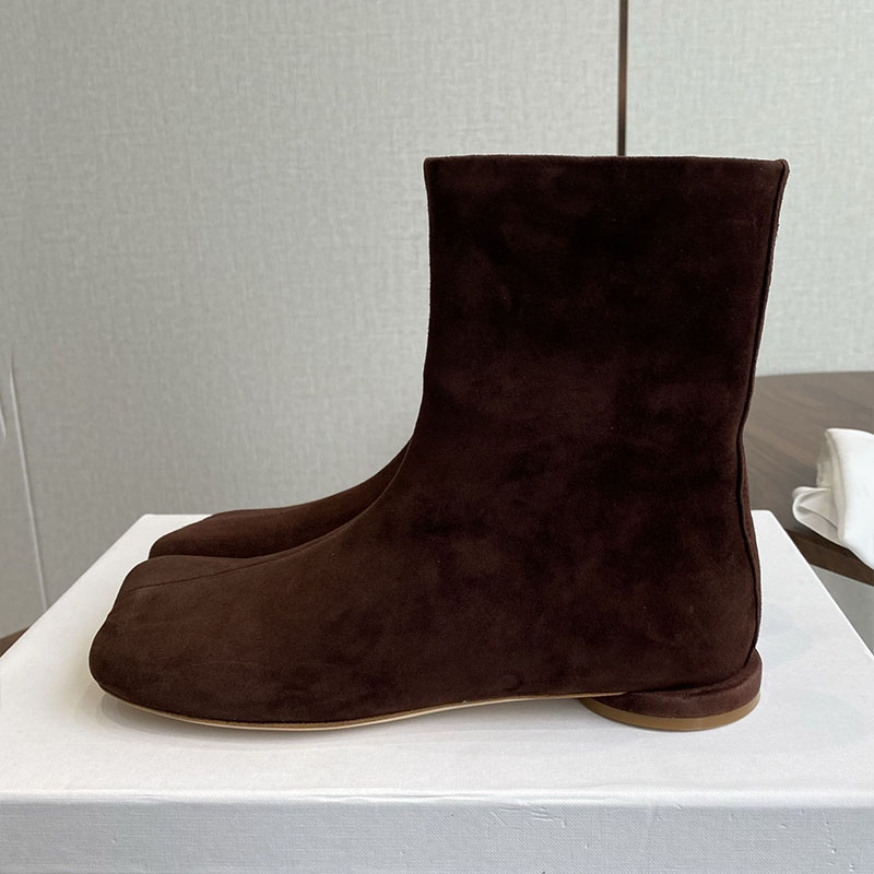 Leather Work For Kids - รองเท้าบูทเชลซีผู้หญิง หนังกลับ พื้นเรียบ หุ้มข้อสั้น หัวกลม ดีไซน์ซิป