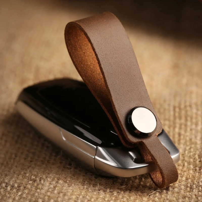 Leatherwork Keychain - โลโก้ที่กําหนดเองพวงกุญแจหนังแท้ผู้ชายผู้หญิง Vintage ปรับแต่งชื่อรถพวงกุญแจเลเซอร์แกะสลักชื่อ Key Chain แหวน