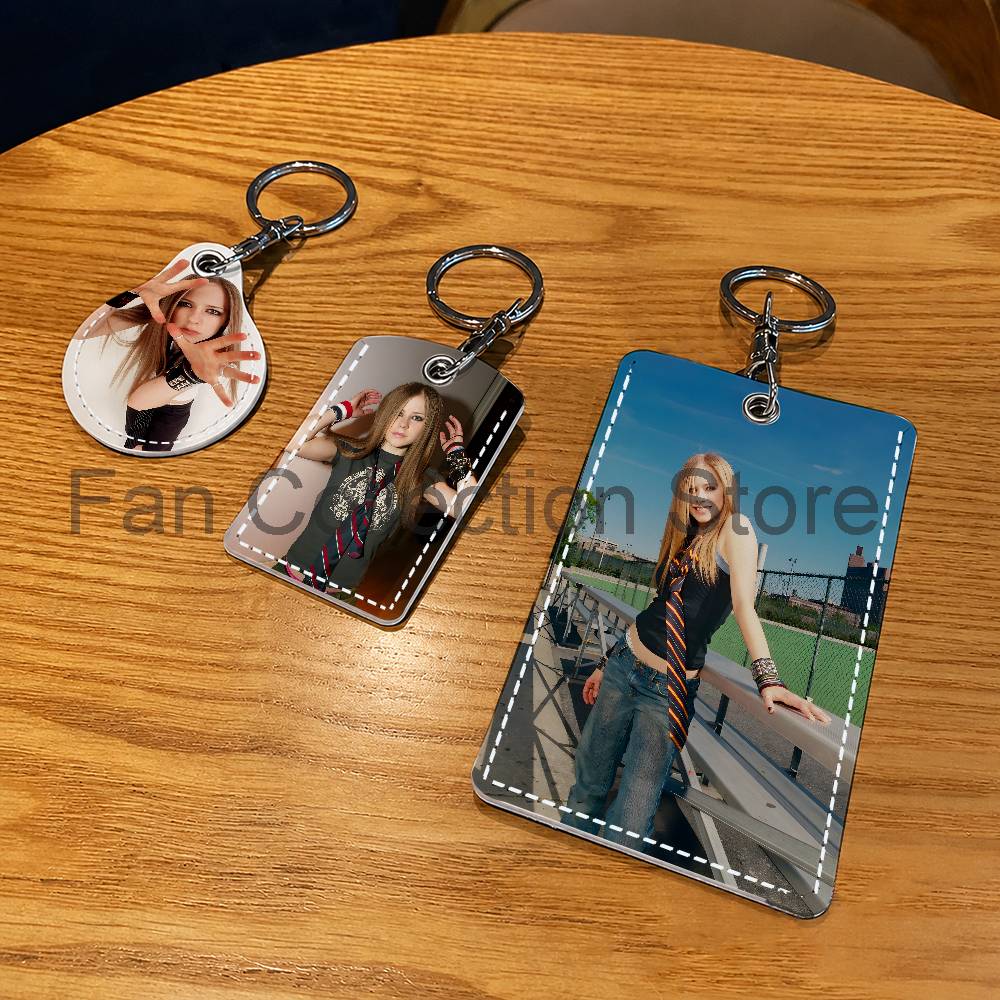 พวงกุญแจรูปนักร้องเอ-เอ-แวร์ล  - Leatherwork Keychain บทวิจารณ์และราคา