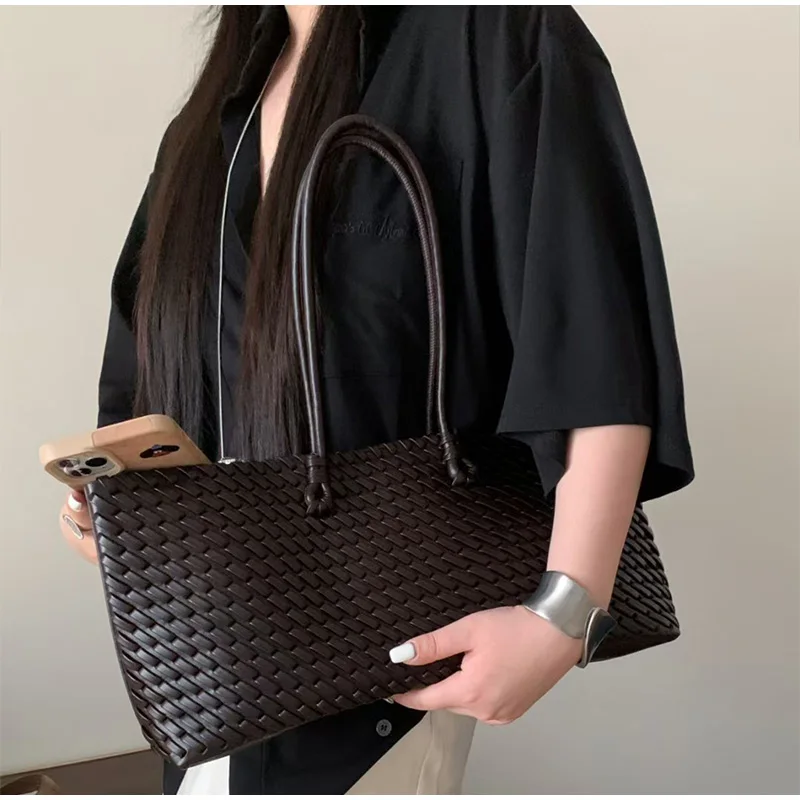 กระเป๋าโท้ทหนัง PU ดีไซน์หรูหร - Leather Workshop บทวิจารณ์และราคา