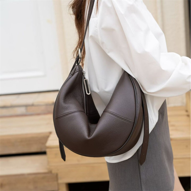 กระเป๋าสะพายไหล่ทรงครึ่งวงกลมห - Leatherwork Bag บทวิจารณ์และราคา