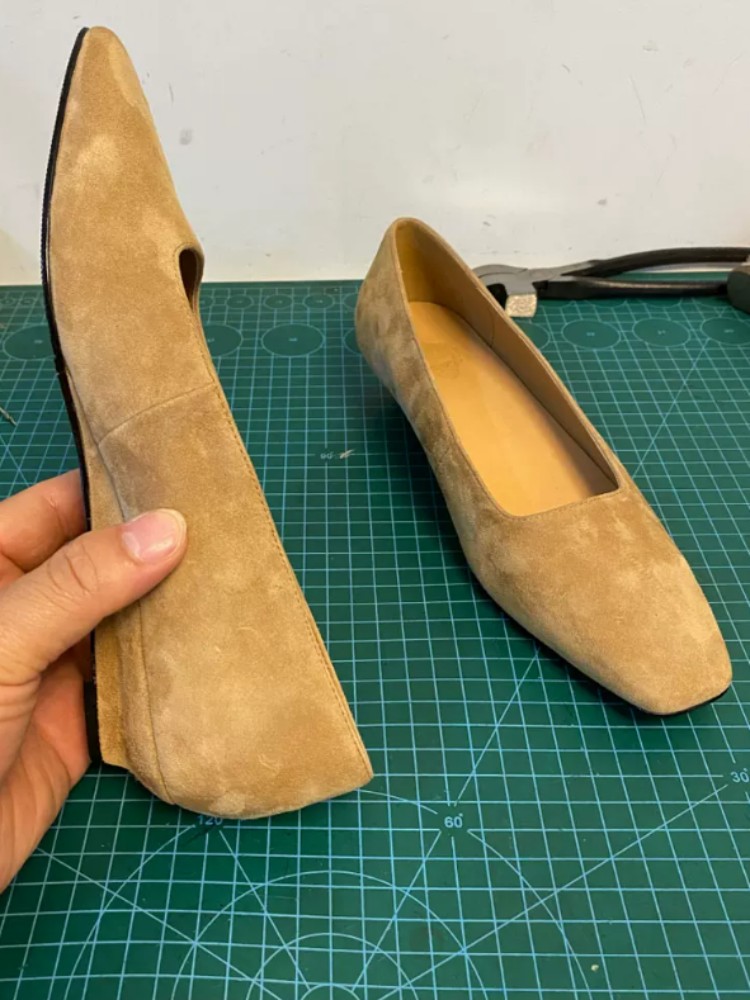 รองเท้าส้นเตารีดหัวเหลี่ยมหนัง - Leather Work For Kids บทวิจารณ์และราคา